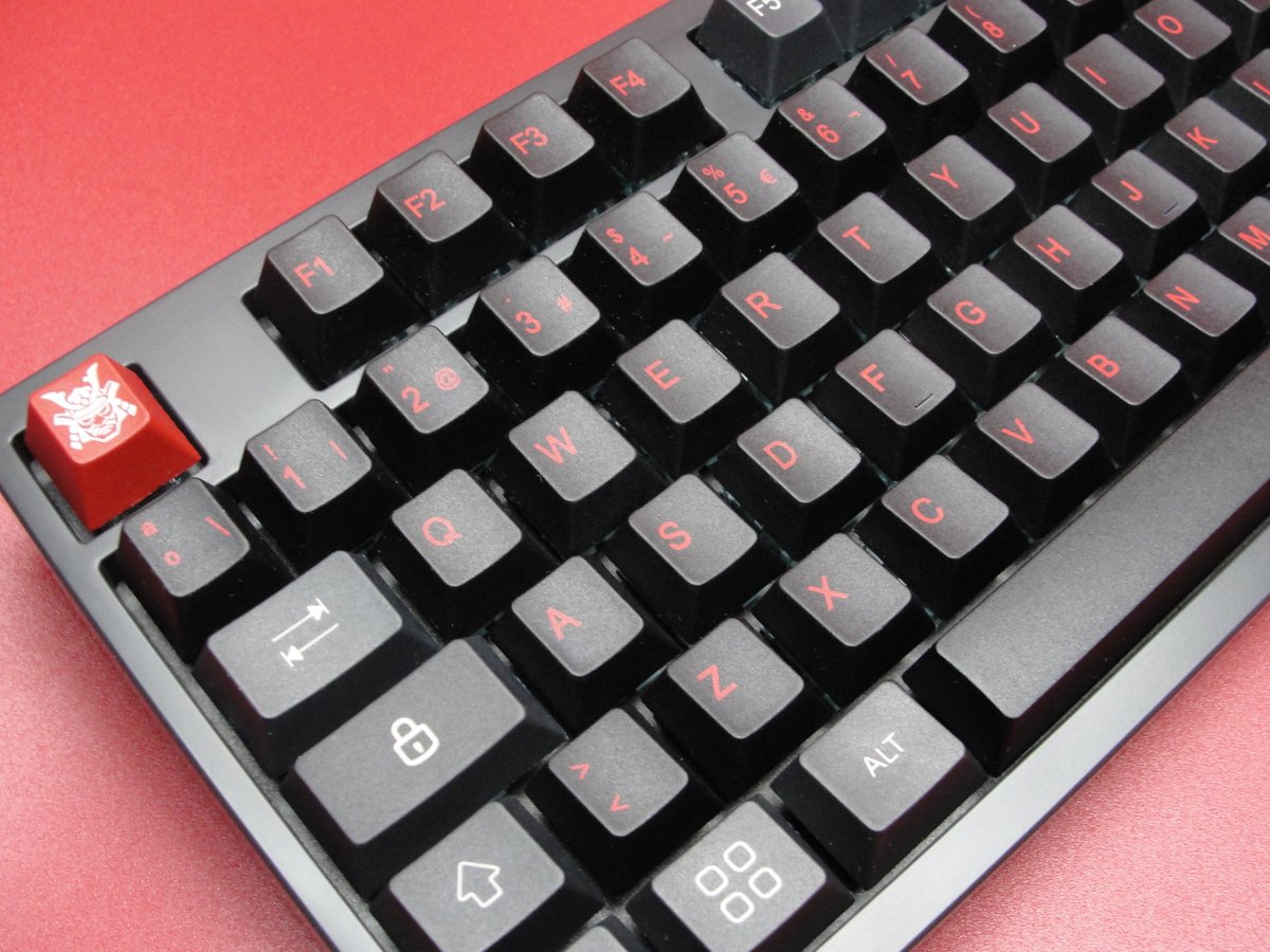 kbd_mania's tweet photo. Olvídate de buscar teclas en español que nunca encajan.
• Tenemos un abanico de opciones para que elijas el set de keycaps en español que más te guste.
• Unas keycaps no necesitan de muchos adornos para hacer lucir tu teclado.
https://t.co/gsUAVufenH https://t.co/Nv1SMovZ6n