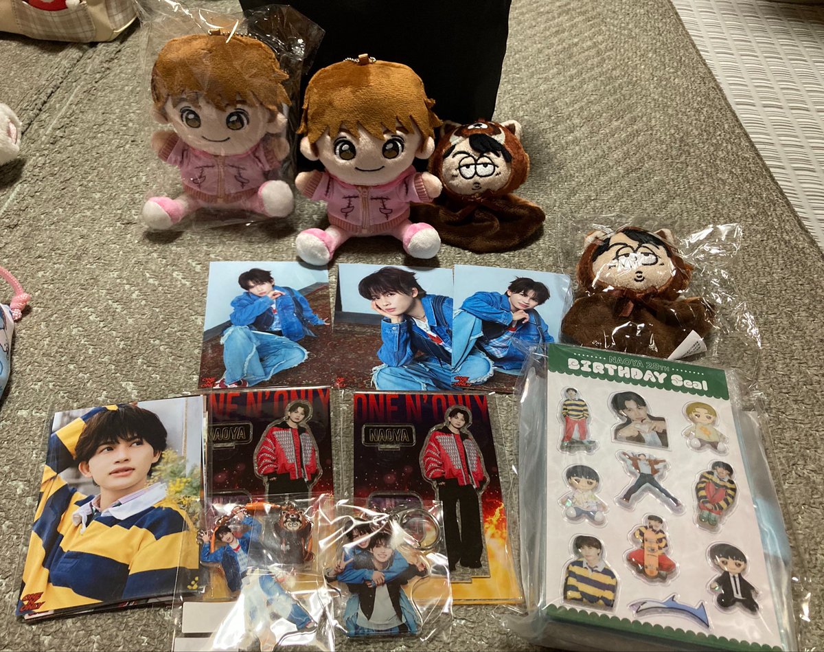 mitsukanayoko95's tweet photo. なおくん生誕グッズとワンエンLIVEグッズ届いた〜🫶
おしゃべりなおや可愛すぎるしおしゃべり可愛い😍
ワンエンLIVEグッズはなおくん出てくれたから嬉しい☺️
てるてるのなおくんも可愛い🤭
玲くんのも買わないと😂
なおくんと拓弥くん並べてみた💚
#草川直弥　　#なむめと
#ONENONLY  #ワンエン #SWAG https://t.co/zBgsdFnWPB