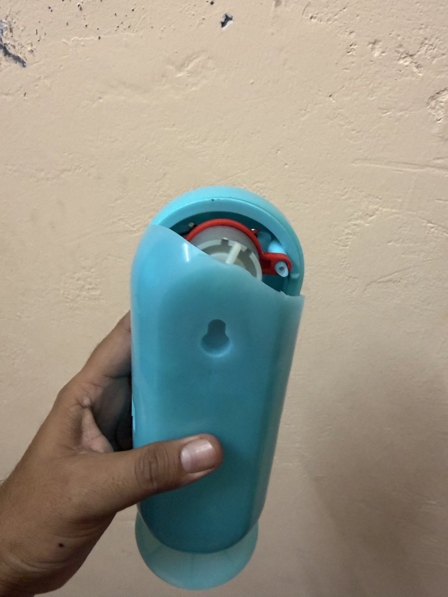 AmitGuptahsp's tweet photo. @JioMart @JioMart 
I have Recieved damaged broken faulty Godrej aer diffuser machine in order  id 
JM6A395C02010DC9AD2D tried to raise issue on app/whatsapp or calling customer care but nothing works. Kindly look into and replace the broken product. https://t.co/wdZ5lJkv4q