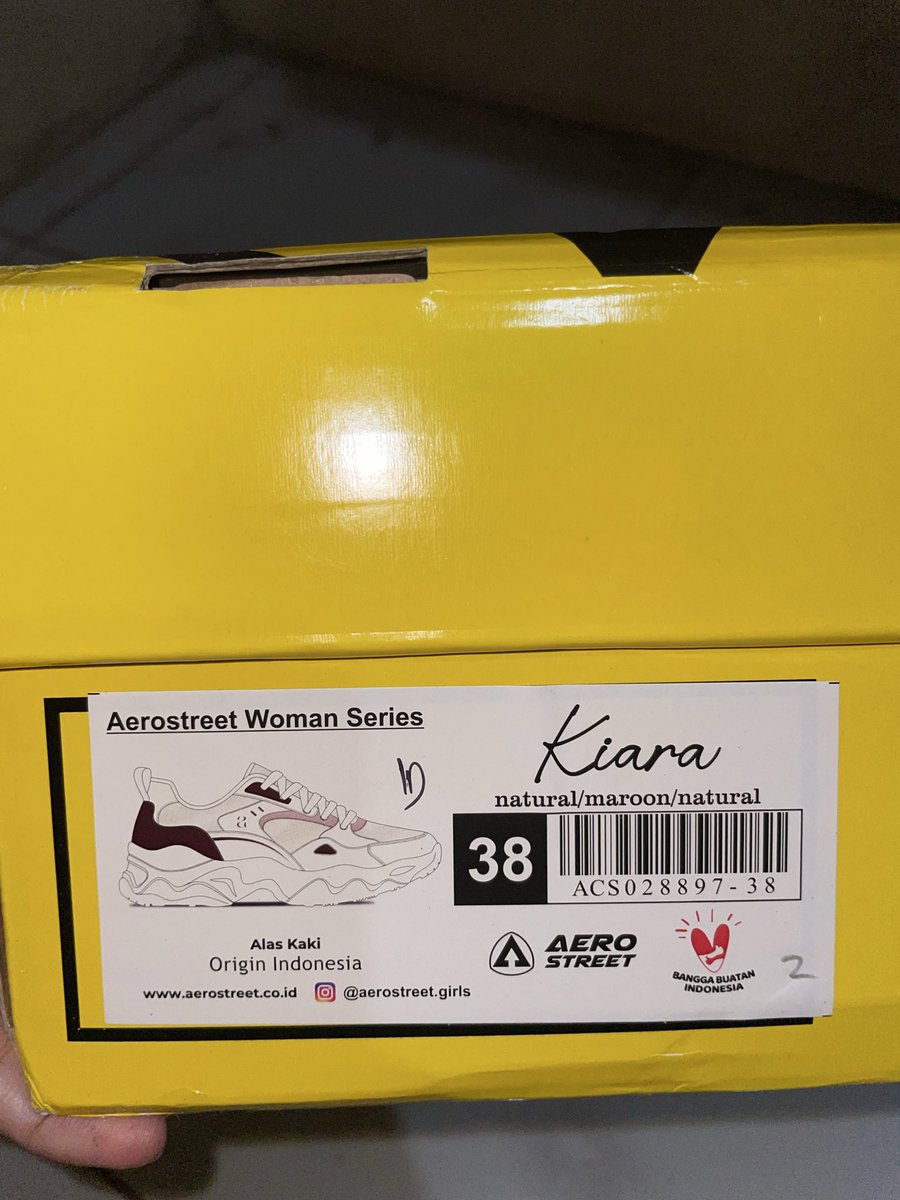 pevicapearce's tweet photo. wts aerostreet kiara maroon
baru banget dateng ternyata kekecilan
150k ajaa, atau yang punya model serupa uk 39 barang kali mau tukeran https://t.co/6KMf6a0I63