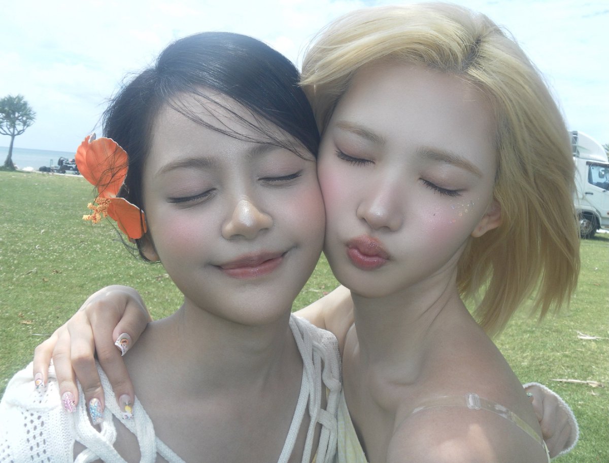 H2H_INA's tweet photo. 260627 Hearts2Hearts instagram update - #CARMEN #JIWOO

#Hearts2Hearts #하츠투하츠 #H2H
@Hearts2Hearts https://t.co/yppdmfRkgz