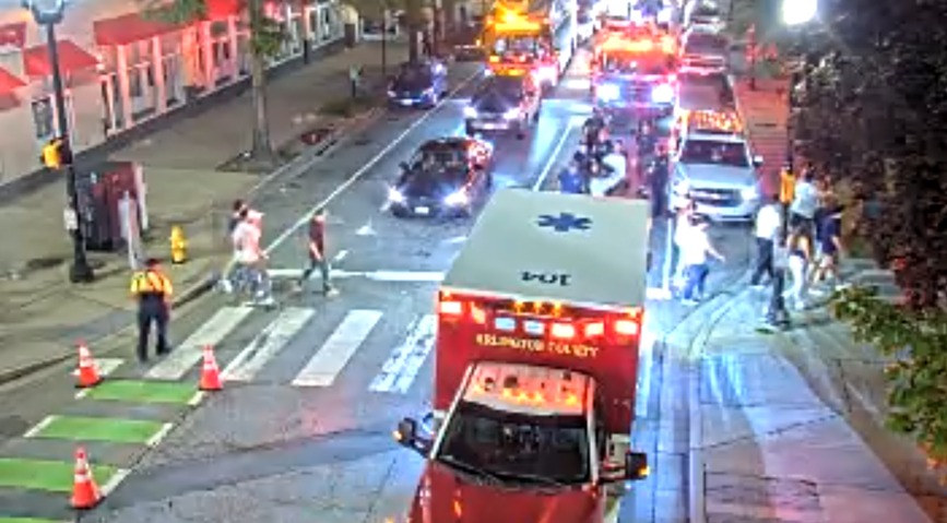 STATter911's tweet photo. Clarendon Tonight: This is a little bit different. EMS called for an "extremely intoxicated" person in a vehicle on Wilson at N. Hudson. #arlingtonva #clarendon #police #EMS https://t.co/FNDW8369j9