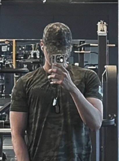 Maebelline1210's tweet photo. Omg he is showing us his military identification tags hot asffff 😭😭 https://t.co/b0ZXpVDdge