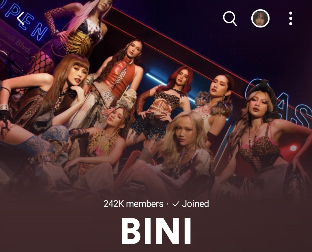 poganda_daily's tweet photo. 3 months on Weverse and we're already knocking on 250k community members 🌸❤ 8k more to go!! 

the #BINI signal is real 📡 https://t.co/5lcS2sWe4v