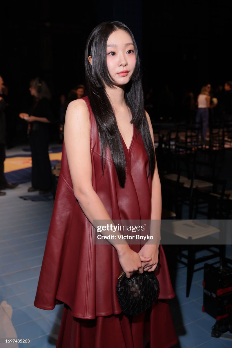 hamchidam's tweet photo. Kim dami on Getty Images vs on Instagram https://t.co/735szEBsgY