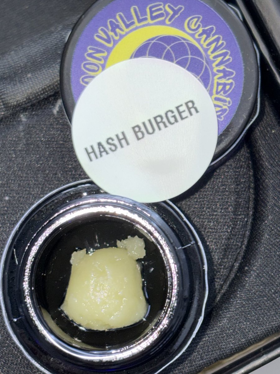 LFCAlani's tweet photo. Moon Valley Hash Burger - organic living soil - one of the best I’ve had #rosin #livingsoil #moonvalley #uk #usa #liverosin https://t.co/NCts7fcuKy
