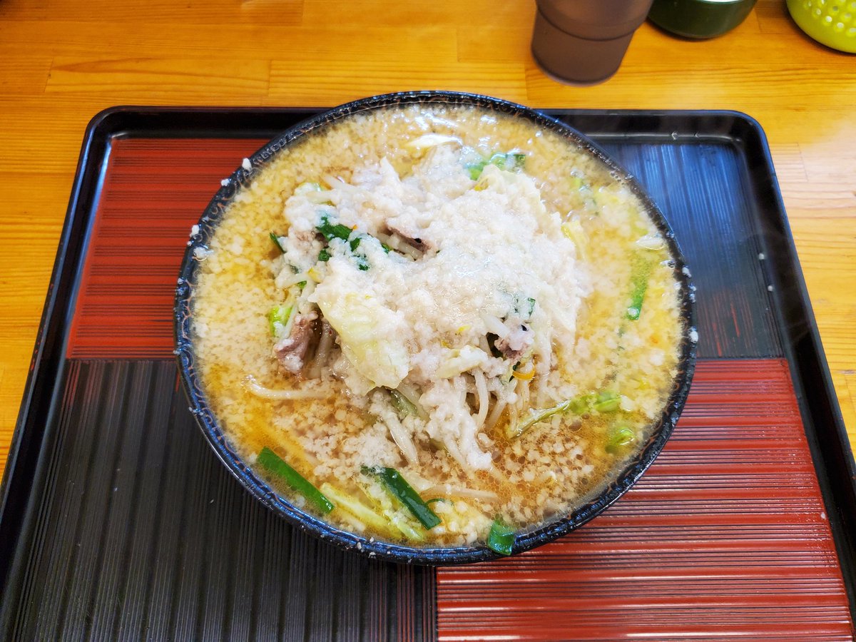 GripMomky's tweet photo. 会津藩 会津若松市
こってり味噌タンメン💴900
ガッツリ盛り盛りの野菜😆
そこににアヴラがトロリンチョ😳
まずは野菜をガツガツと…
激熱で口が火傷しそうだわよ🐶
スープも味濃いめで旨旨だべ😁
麺は太麺で食感がいいべ👍️
あ～この味噌タンメン旨いわぁ✨
完成度の高い1杯🍜
久しぶりにゴチ🍴🙏 https://t.co/2Mdh02GQwE