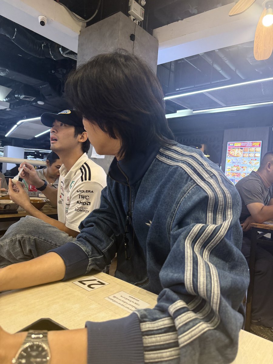 SiyaphatCh's tweet photo. แวะกิน 1 แมทก่อนทำงาน

JUNIORFLUKE FRIENDS OF iQIYI 

#JuniorFluke
#iQIYIArtist
#FriendOfiQIYIArtist https://t.co/snlWcqVAIm