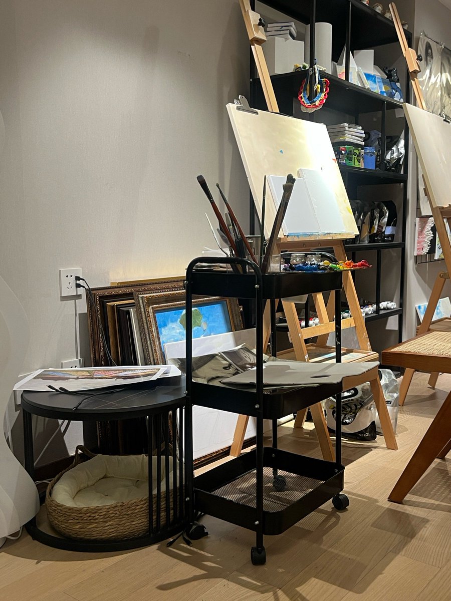 PlayNik2's tweet photo. Step into a cozy atelier and feel the magic of brushstrokes turning blank canvases into heartfelt stories today! https://t.co/yIFIUUmpfD