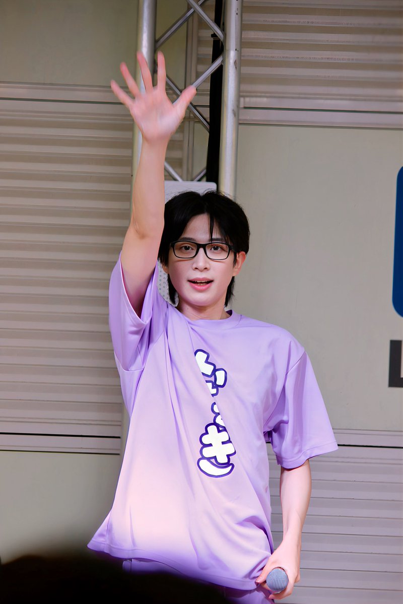 M7iCuYV's tweet photo. 2026年6月20日(土) IDOL OF POP/ラブリートファイター発売記念ミニライブ@ららぽーと名古屋みなとアクルス2部

ウィンクが上手ななるきさん😉

#パンダドラゴン
#パラゴンフリラ 
#IDOLOFPOP https://t.co/AH26yaRKbf