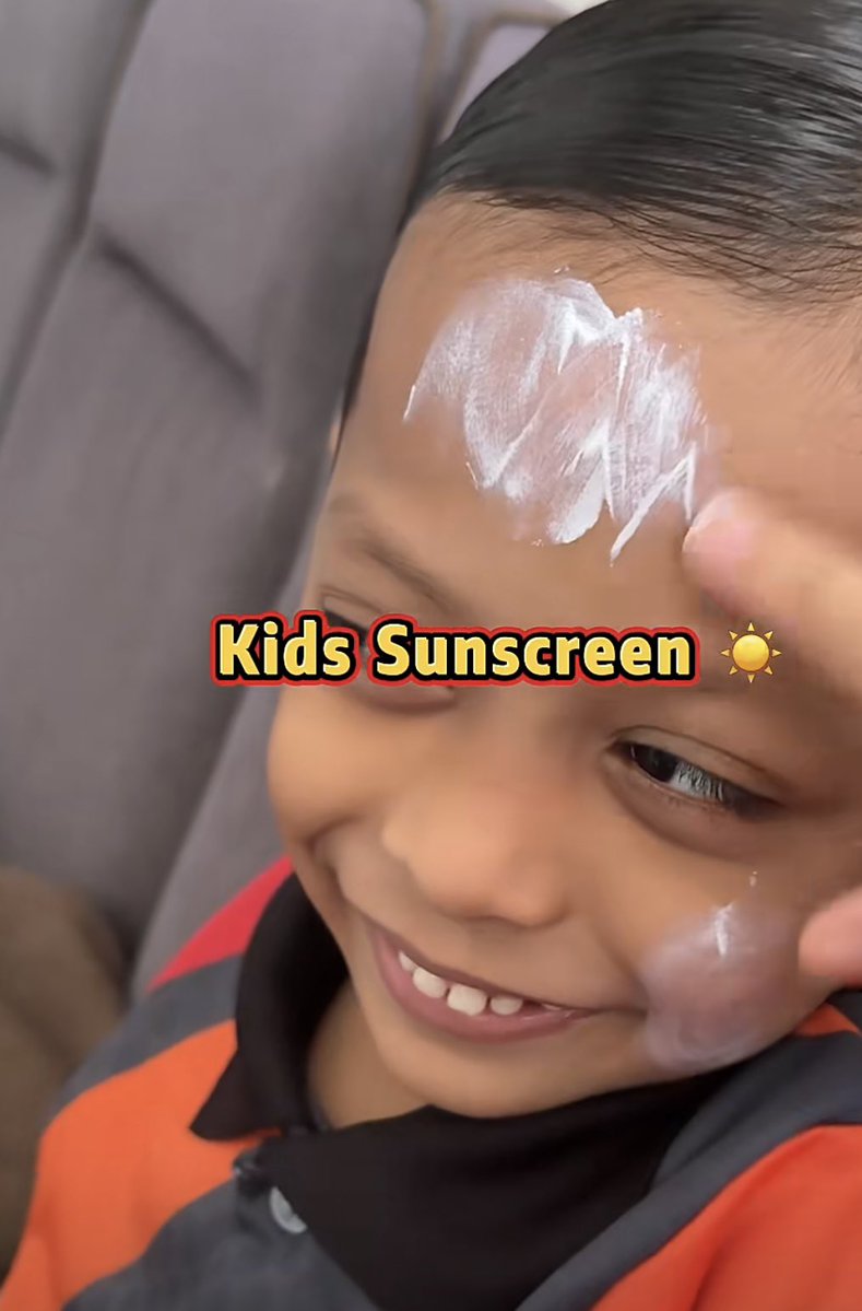 LFHawesome's tweet photo. Sebelum ni kesian tgk kulit anak berbelang sbb main panas, tp skrg dah tak risau 

Sy beli kids sunscreen kat sini 👇🏻

https://t.co/l8COMbi8B3 https://t.co/2i6mMotPyz