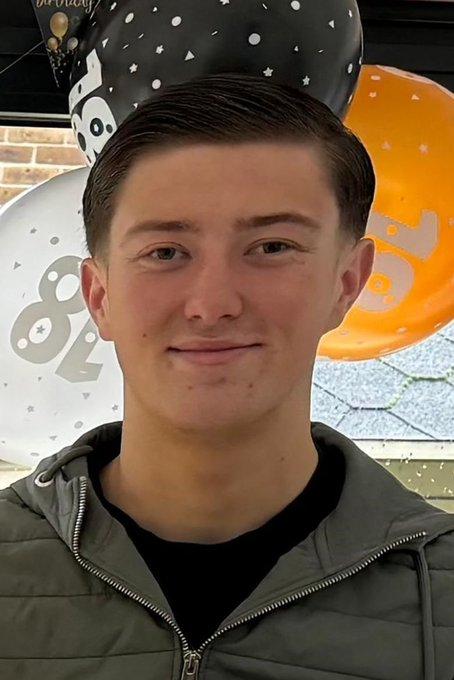 HeimatliebeDE's tweet photo. Henry (18) 🕊️
Louis (17) 🕊️

Migranten haben diese beiden jungen Menschen das Leben genommen.  

Wir vergessen niemals. https://t.co/NqTHohM3ht