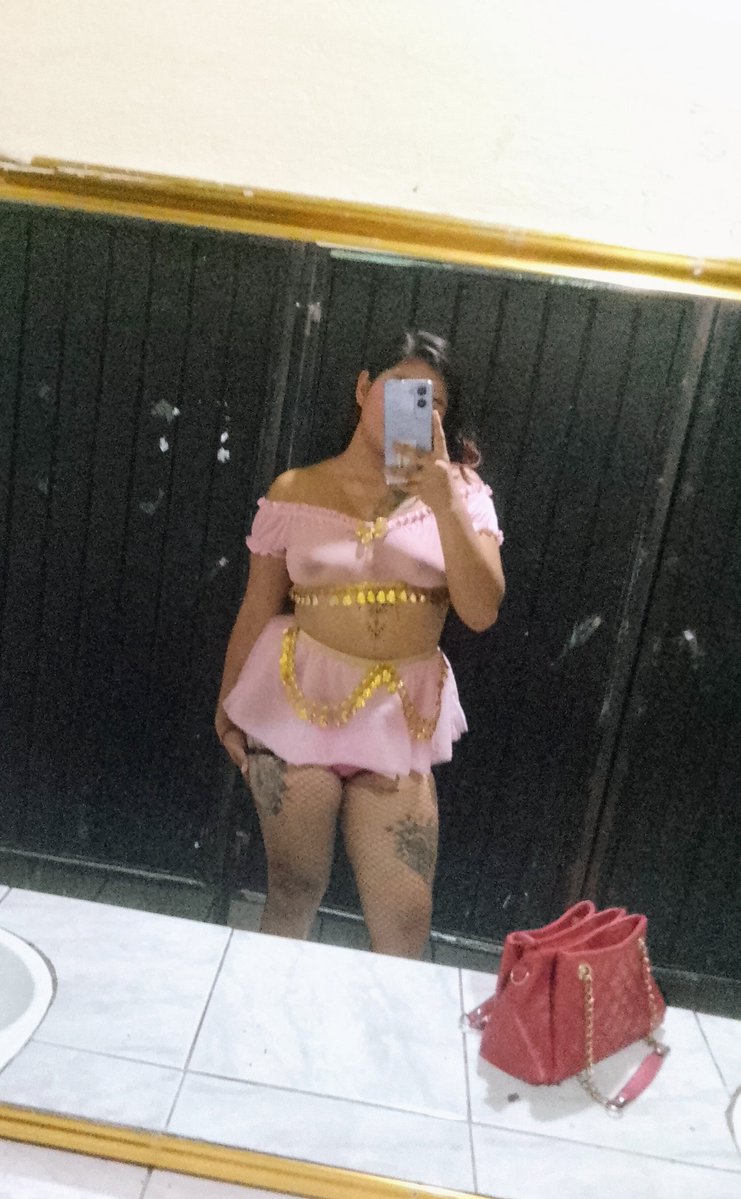marina2066298's tweet photo. Chicos estén atentos en estas semanas les tengo una sorpresa candente 🫦que estoy preparando especialmente para ustedes 😘🫦🫣 https://t.co/A2YySS0HAk