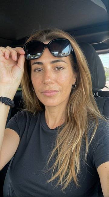 mxstaylor01's tweet photo. 50 single, all natural and no makeup… any takers? https://t.co/62d3XIxQWU