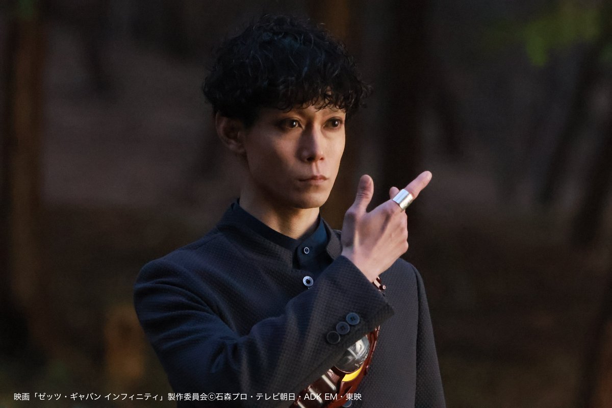 toeiHERO_movie's tweet photo. ⠀
◢◤￣　
⠀⠀⠀⠀⠀"擬装"
⠀⠀⠀⠀⠀⠀⠀⠀⠀⠀＿◢◤
⠀
映画『#仮面ライダーゼッツ さよならのミッション』
𝟮𝟬𝟮𝟲.𝟳.𝟮𝟰 𝗙𝗿𝗶 𝗥𝗼𝗮𝗱 𝘀𝗵𝗼𝘄 https://t.co/mgyGX22DcH
