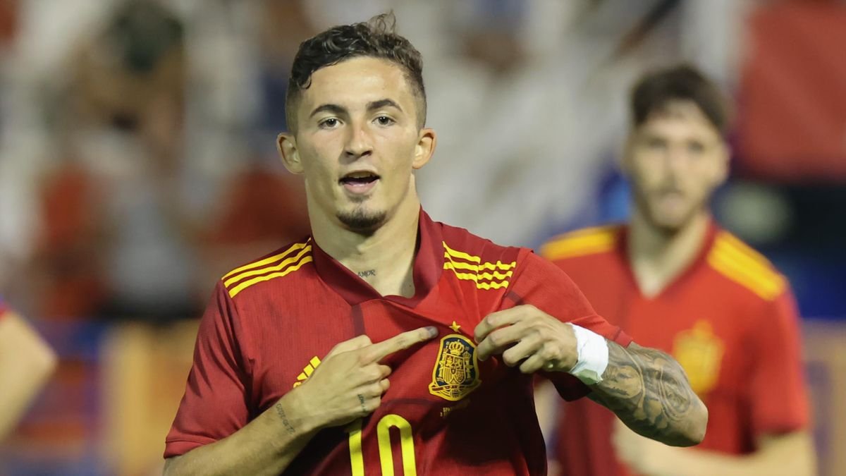 MadridSports_'s tweet photo. 😡😡😡Lo dicho: dos lesionados ayer de España en el partido... y pocos me parecen.

Nico Williams notó una lesión muscular. A la espera de pruebas, peligra su Mundial.

Yéremy Pino podría tener una rotura de clavícula que le dejaría ya fuera del Mundial. https://t.co/Cx0a5etDax