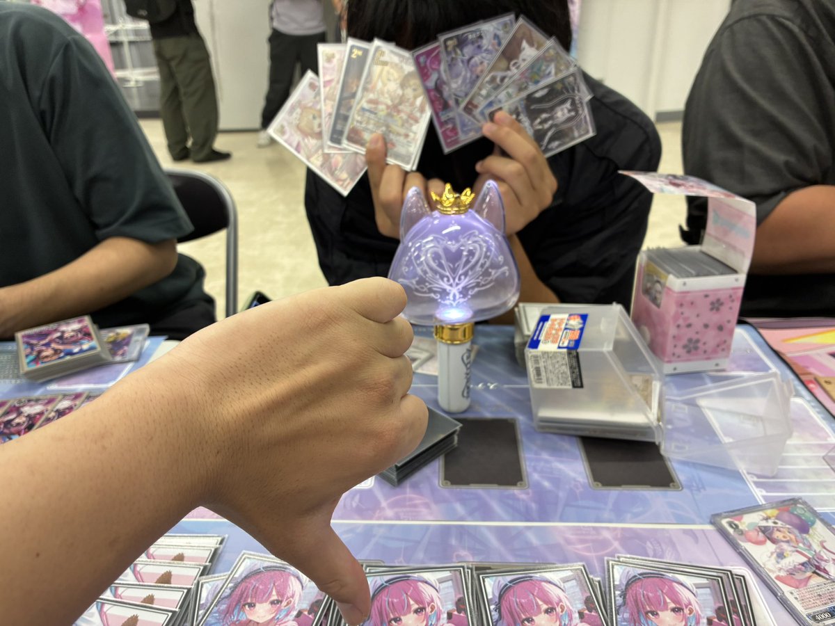 HAC_official_'s tweet photo. 【速報】
マッチングライブにて
HAC内戦勃発！？#ホロカ 
@hagurokon_oreo @Suriyori_Reito https://t.co/yz6wXXRYK7