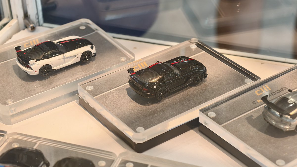 Giga_Penguin's tweet photo. CM Model Ford GT Mk4 & Viper ACR
#164scale #164diecast #cmmodel #tmcs https://t.co/pgO5KnYVNb