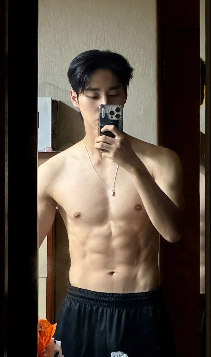 FashionistD's tweet photo. THE CHAMPIONSHIP OF FITNESS / ROUND 1 - PART 11 💪❤️🔥👇
1. #KEVIN
2. #CHAEUNWOO
3. #TAEYANG
4. #JEEHOGEUN https://t.co/n2jpyOvUAG