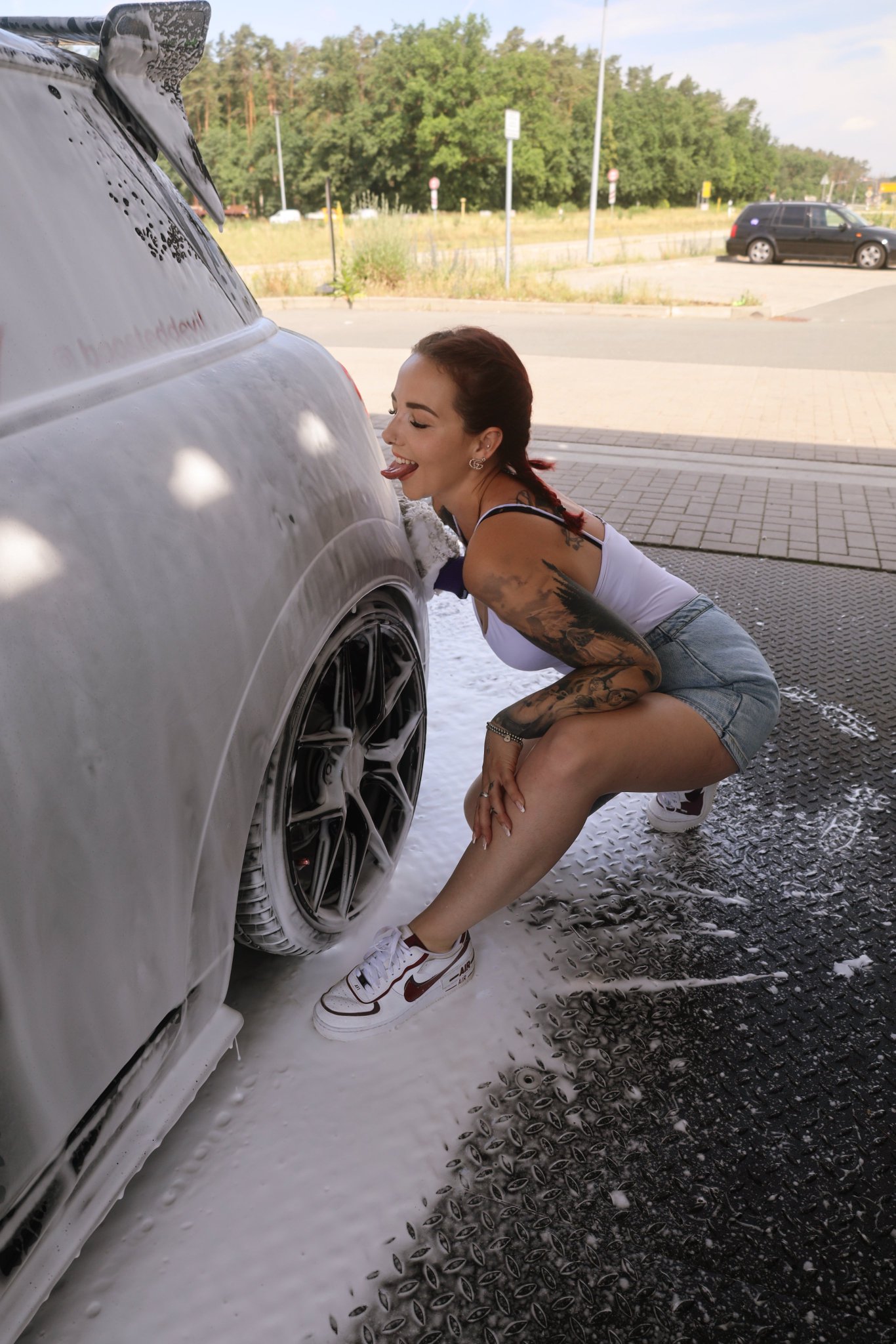 Hilfst du mir beim Autowaschen? Ich könnte da echt hilfe gebrauchen! SChreib mir mal: https://t.co/k8FsWZG81N https://t.co/UxsYjeVdhv