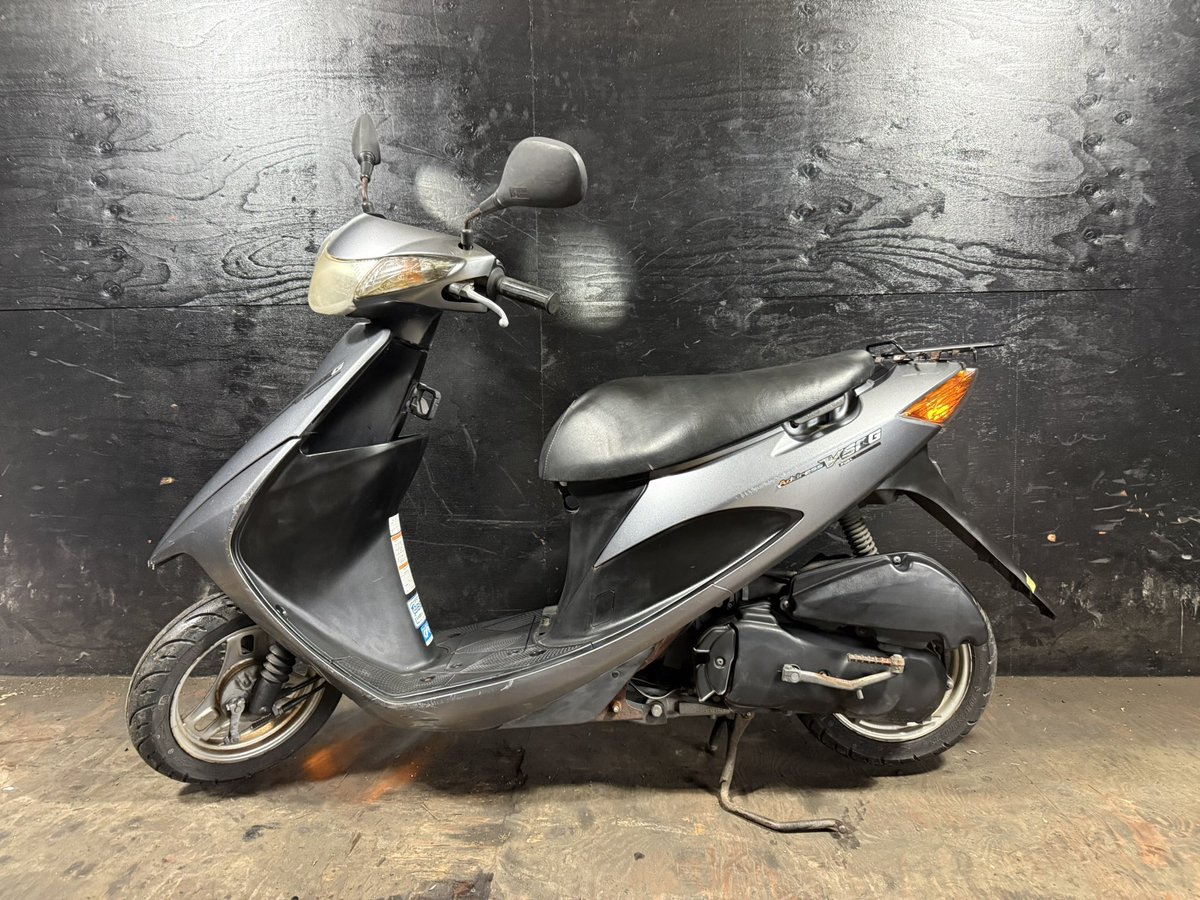 autoshop_able's tweet photo. 08062602S スズキ アドレスV50G シルバー

人気のV50！
４ストインジェクション！
集中キー！
バッテリー新品！
セキュリティアラーム付き！

★店頭で試乗可能★

お支払い金額4.8万円(税込)

車両詳細、始動動画はこちらから↓

https://t.co/u3dVZP4Wn2

本日配送可能！
0429730245までお電話ください