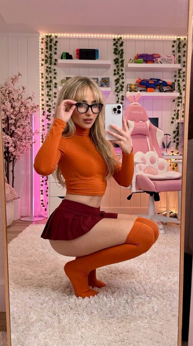 Cat_IntoxSofia's tweet photo. Ruining your life is so unbelievably easy. 😁 You live for the scam and only want to get worse.

Catfishfindom findom finsub paypig cashcow cuck sissy feet humanatm beta celebfindom https://t.co/4TdN13JtP2