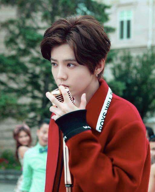 luluyang01's tweet photo. my biases when they were my age (25)

Luhan made his debut as an actor (Back To 20 &amp; The Witness) and released his first solo album Reloaded (重启) https://t.co/XcUo9KBJyZ