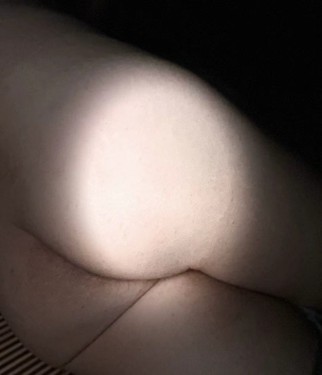 harbinpig's tweet photo. 哈尔滨大屁股肉畜寻找感兴趣想吃肉的femcan。我肉比较多，介意勿扰。🐧442601940 #肉畜 #秀色 #食人 #屠夫 #屠宰 #活烤 #穿刺 #女s #sm #公畜 #男畜 #cannibalism #Femcan https://t.co/2zIMxRanwz