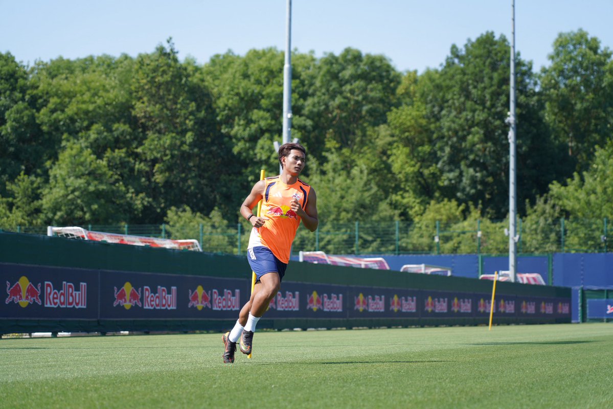 Ardija_Official's tweet photo. 📷✨▶️🏃💦

🇹🇭
Suphanat "Bank" Mueanta
#スファナットムエアンタ
#ศุภณัฏฐ์เหมือนตา

🔽 Get the BANK Kit 👕
https://t.co/8Tc1XMTckf

#RB大宮アルディージャ #ardija https://t.co/HsswoqE8wd