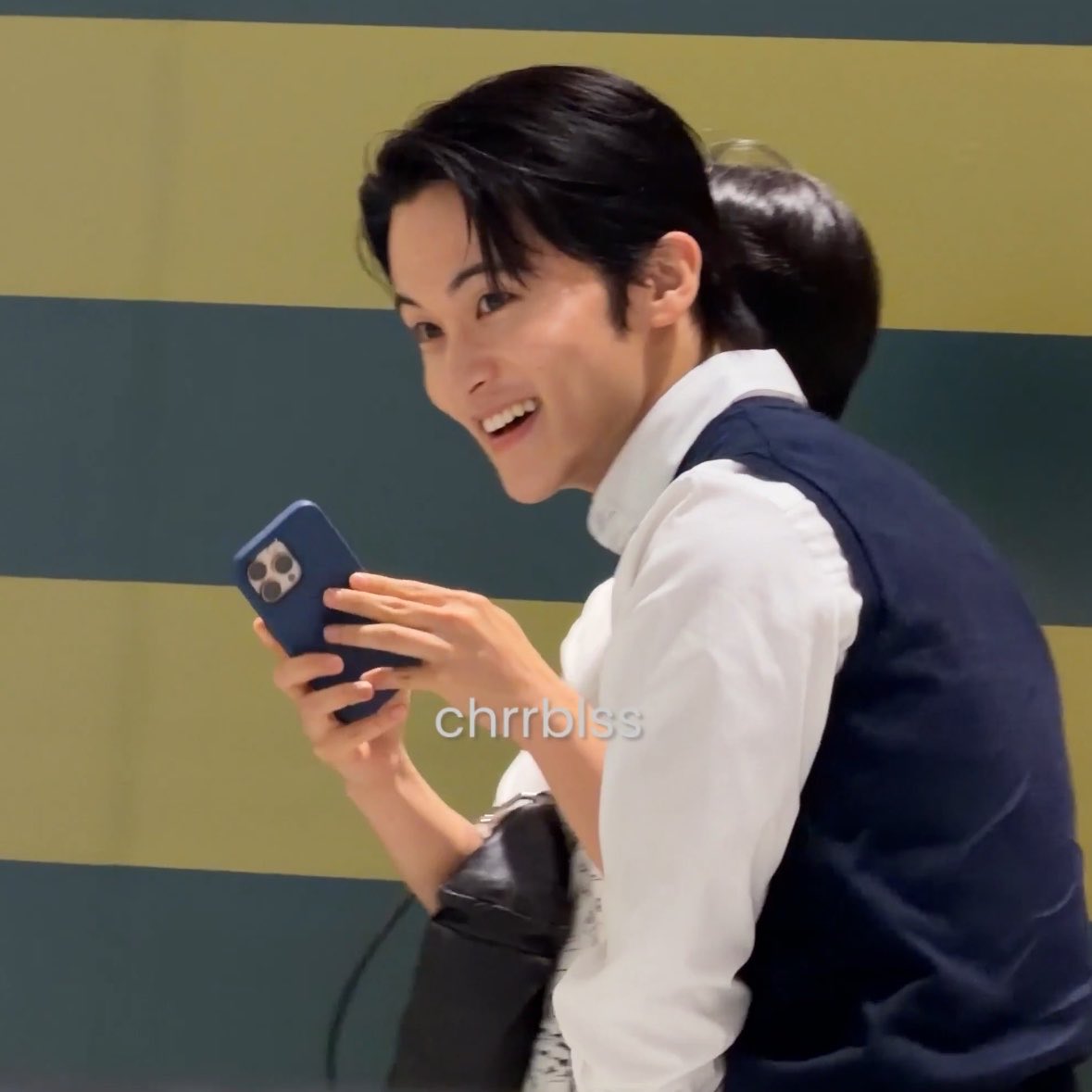 triblethru's tweet photo. ชายเล็กเขินมาก ㅜㅜㅜㅜㅜ ยิ้มเหมียวโผล่แย้ว น่ารัก https://t.co/bZi7oDBkvX