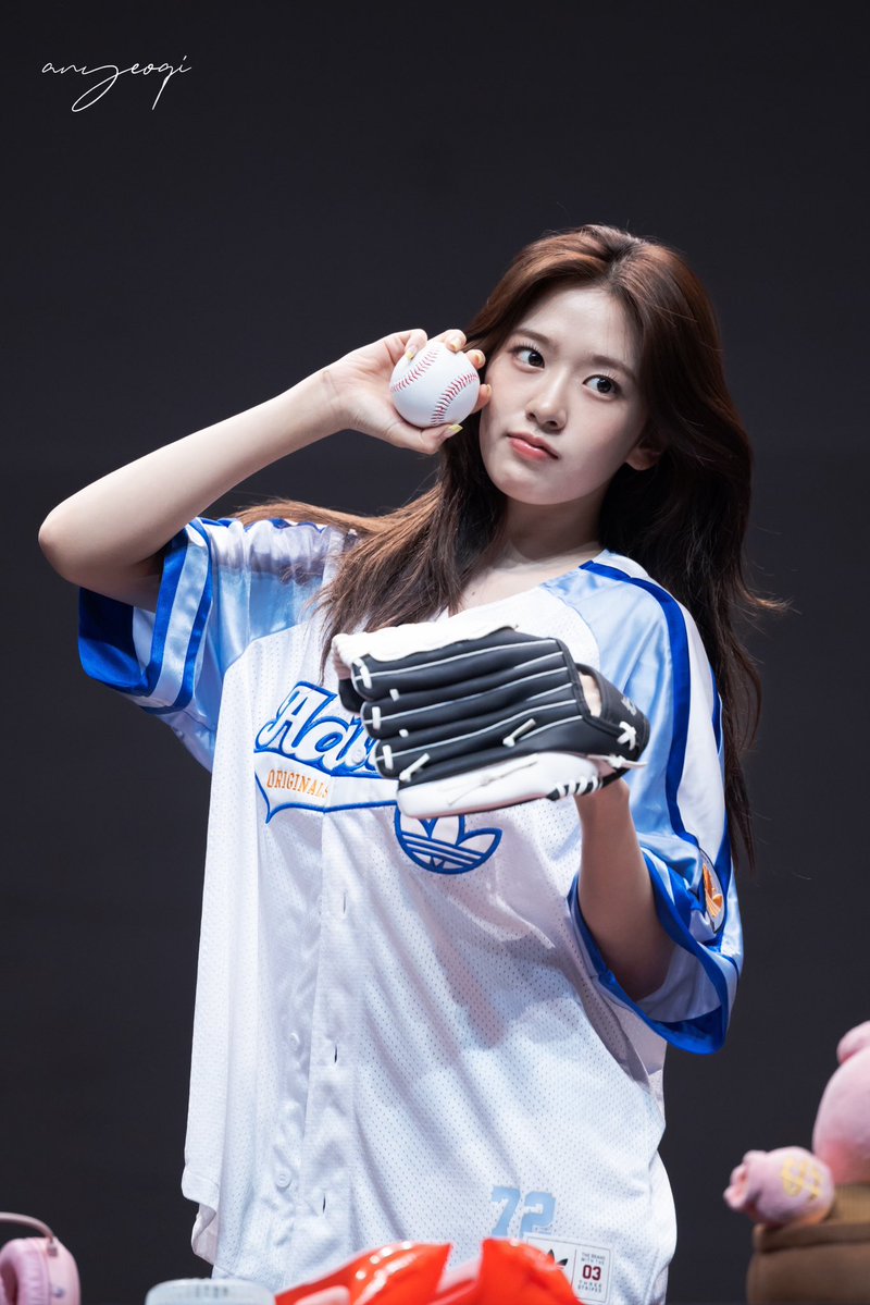 anyeoqi's tweet photo. 260627
⚾️🤾🏻‍♀️
#아이브 #안유진 #IVE #ANYUJIN https://t.co/GJhZn432aV