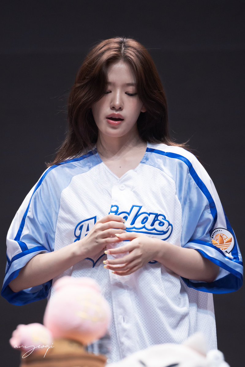 anyeoqi's tweet photo. 260627
⚾️🤾🏻‍♀️
#아이브 #안유진 #IVE #ANYUJIN https://t.co/GJhZn432aV