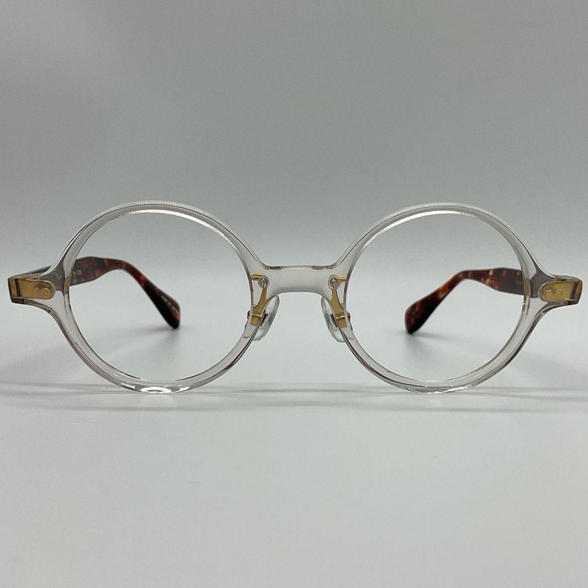 glasses21067's tweet photo. 商品紹介　金治郎
モデル　MK-032

伝統の手仕事へのこだわり、フレームの美しさを極限まで引き出した職人系ブランド「磨き」の技術には定評があり、深みのある艶とシャープなエッジが魅力の逸品。

#日本製メガネ #鯖江メガネ #GlitterglassesGLOW #eyewearfashion #opticalstyle #sunglasses https://t.co/92JxdwC7fq