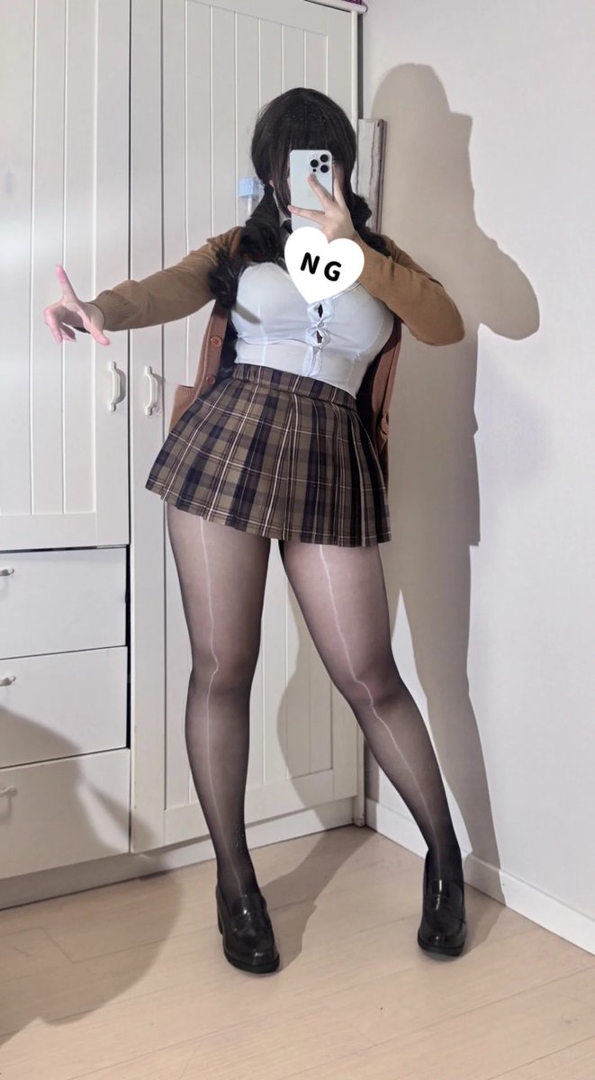 petdieraho1982's tweet photo. 制服に黒タイツはなし…？ https://t.co/ancR7fv7W5