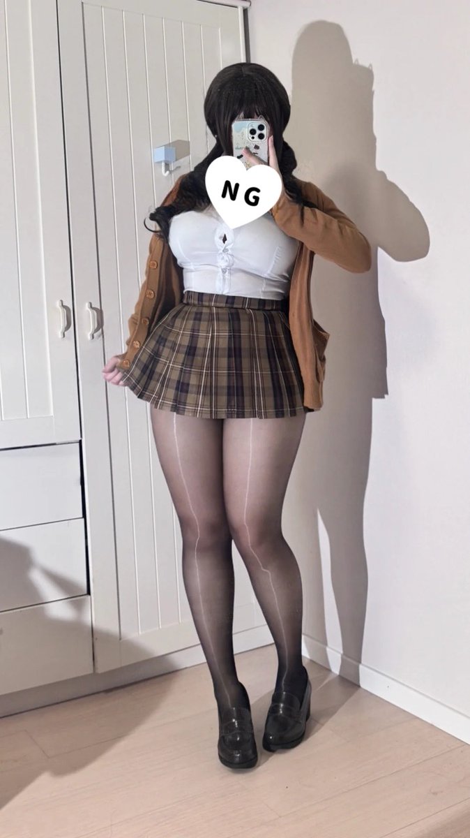 petdieraho1982's tweet photo. 制服に黒タイツはなし…？ https://t.co/ancR7fv7W5