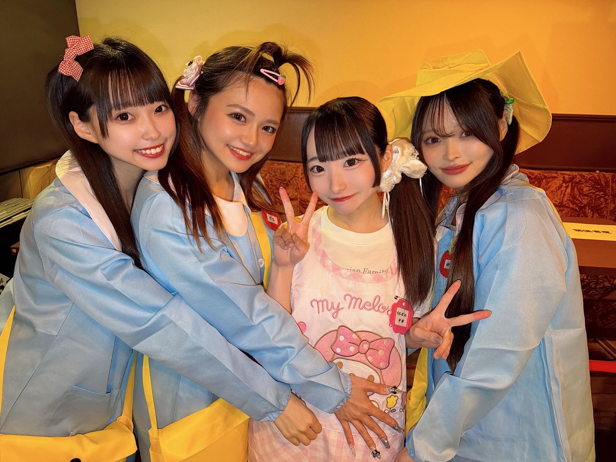 プロデュース公演の衣装のサインチェキが発売開始されています！ かな