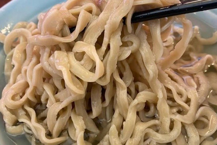 fuerou's tweet photo. いつもありがとうございます。
明日は本店は昼夜営業いたします。
昼11時～14時頃まで
夜18時～21時頃まで
よろしくお願いいたします。

※つけ麺、辛味噌ラーメン、油そばございます。 https://t.co/YPTvwa8nyp