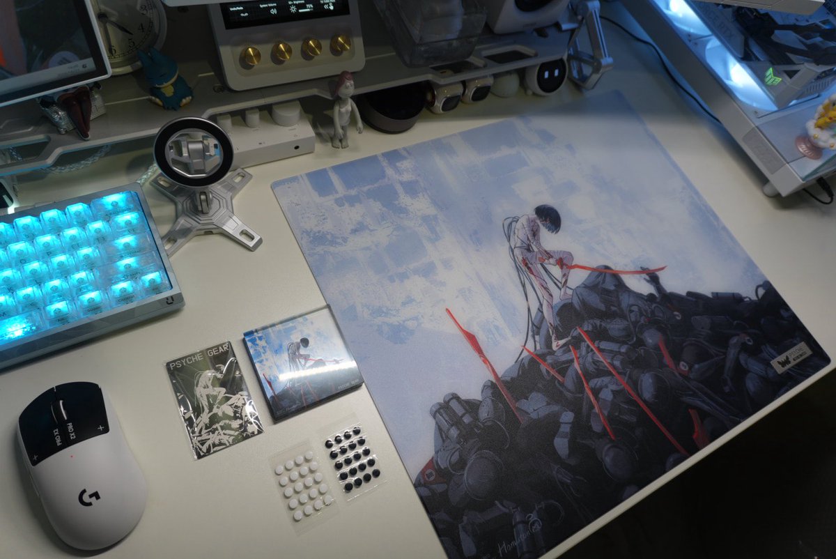 New mouse pad....? Rabbit0 Store 様にて ∝PSYCHE GEAR MID-01 