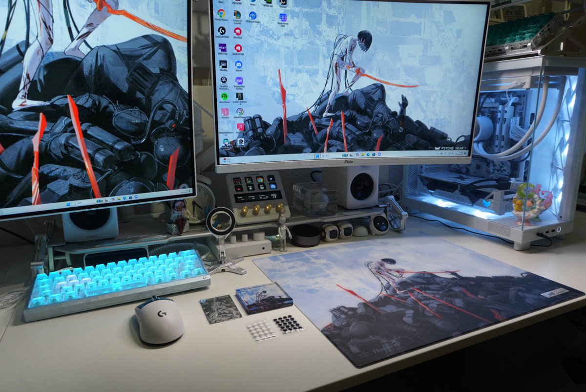 New mouse pad....? Rabbit0 Store 様にて ∝PSYCHE GEAR MID-01 