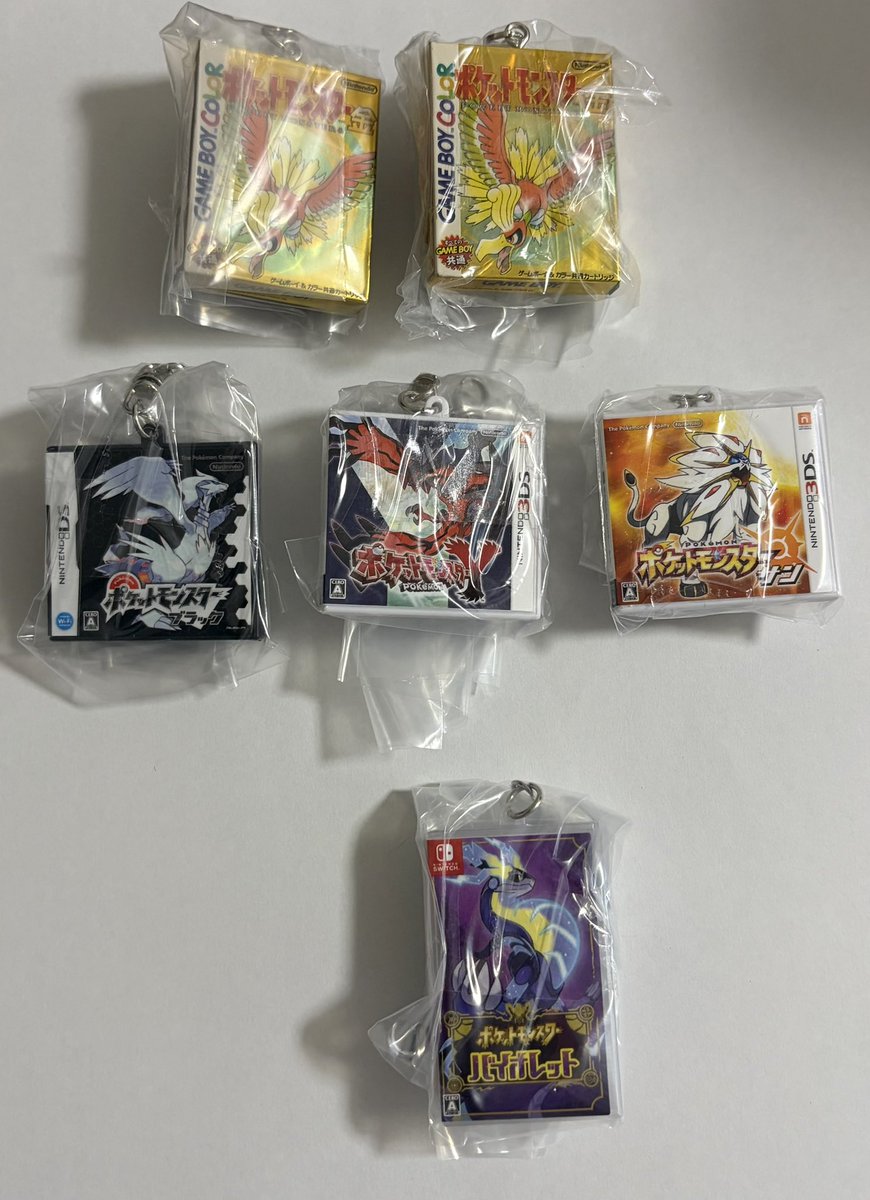 195Ykdrm's tweet photo. 【交換】ポケモン パッケージ&amp;カートリッジ キーホルダーコレクション

●1996-2002
譲:金2
求:赤、サファイア
●2006-2016
譲:ブラック、Y、サン
求:ダイヤモンド、ホワイト、X
●2019-2025
譲:バイオレット
求:アルセウス

コンプ目的の為、同年代での交換をお願いします。
→ https://t.co/xihZRdXeiY