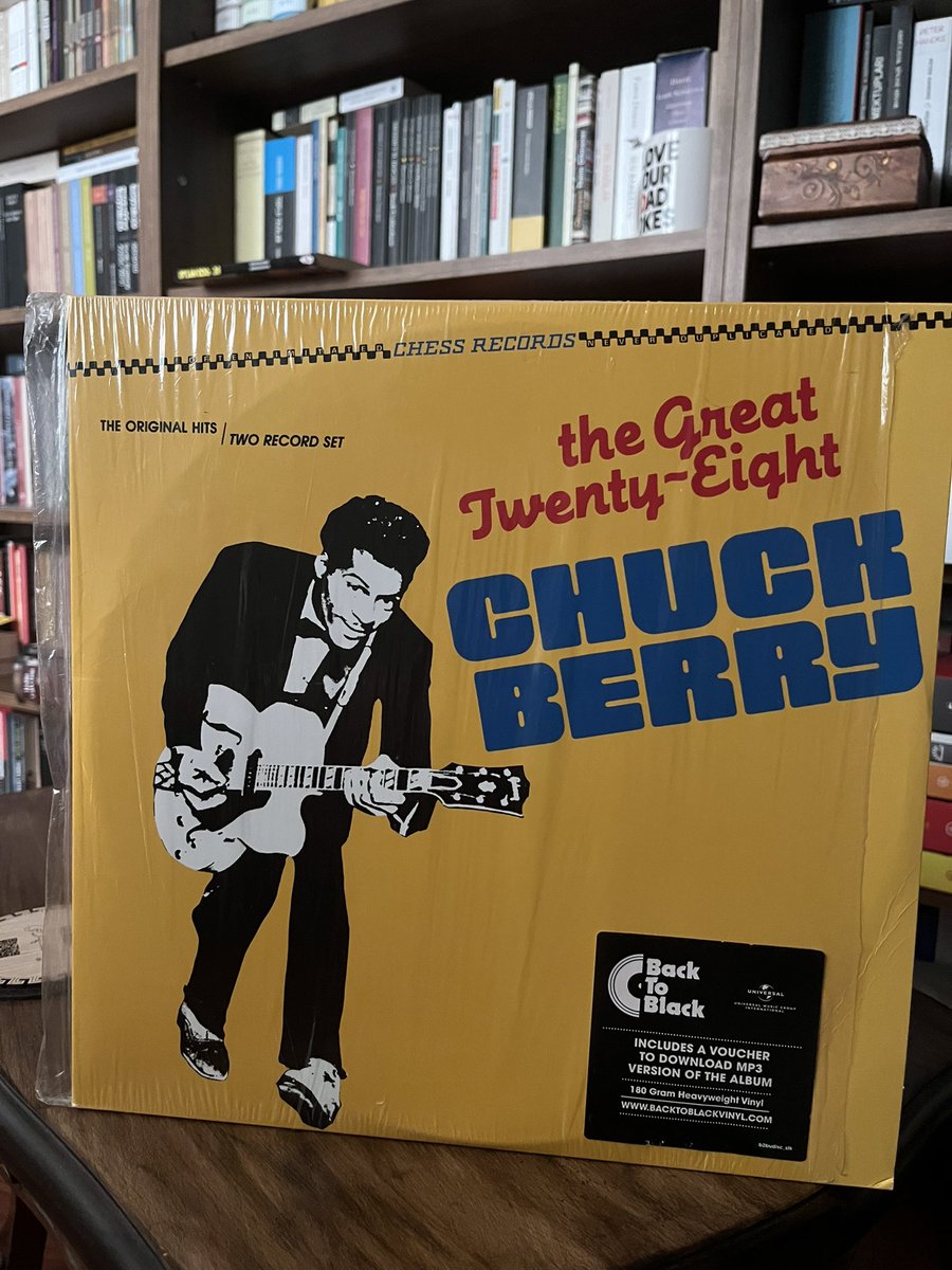 buyuluruzgar_'s tweet photo. modern rock müziğin temelini atan isim, her şey onunla başladı! elvis, beatles, hendrix, roling stones ve daha niceleri hep onu takip etti. chuck berry karanlığı anlatmadı, karanlığın içindekilere kaçacak bir yol çizdi! https://t.co/uEiweVycxq