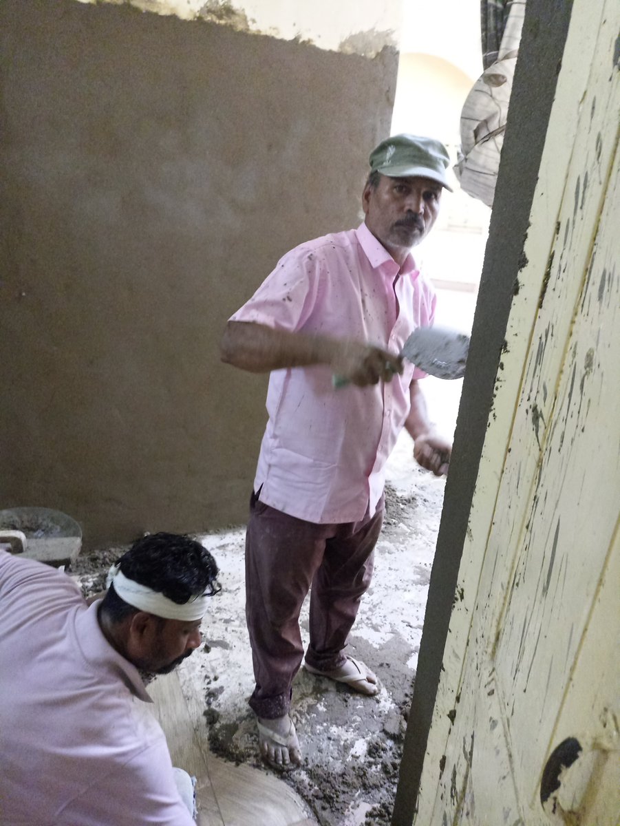 awanish67's tweet photo. This is Touring officers Hostel, CPWD, Seminary Hills, agpur. This property is in worst conditions, even officers suit is not liveable. Pictures are of plaster work going on just in front of room allotted to us
@CPWDGOV https://t.co/fG7JRK5CPE