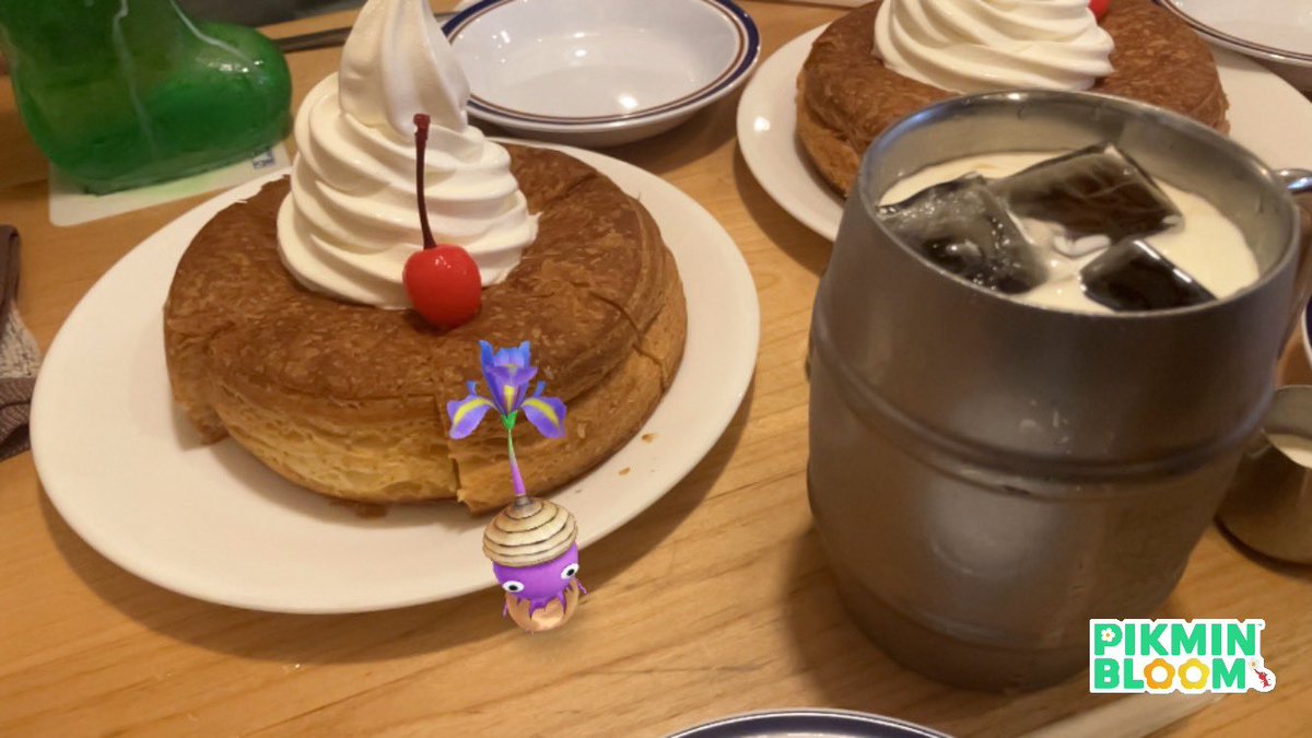 nishipiku's tweet photo. 雨降りすぎでお外の散歩できないので近所のコメダに退避…☕️

#ピクミンブルーム
#どんぐりたちの日常 https://t.co/sVc9oTW7oA