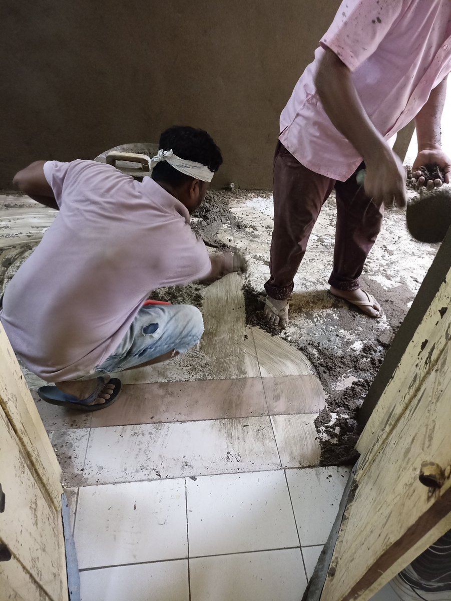 awanish67's tweet photo. @CPWDGOV @MoHUA_India @PIB_MoHUA @tokhansahu_bjp This is about Touring officers hostel, seminary hills, Nagpur. This hotel is not liveable, plaster work is going on just in side my room i can't even go out. Even officers suit is in worst conditions. https://t.co/g34qjc1HqW