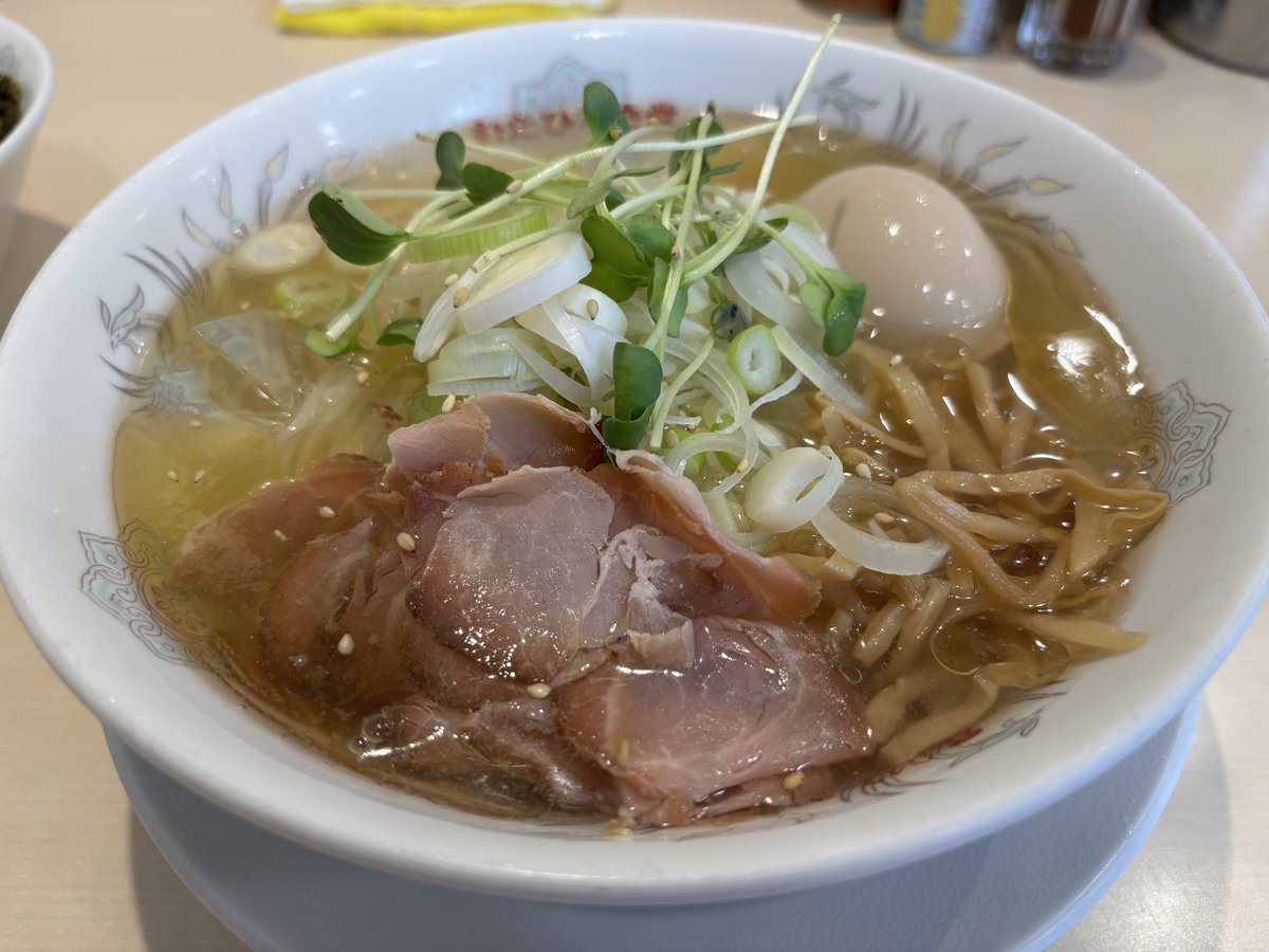 cvalda0131's tweet photo. むたひろ食堂にて夏季限定の「冷やしラーメン」色々TP

今年の冷やしは細麺にネギと塩だれが香る冷やしラーメン

ネギ塩だれ大好きな私にはどストライクな一杯でした。

これは美味い😋
ごちそうさまでした！

#むたひろ食堂 https://t.co/VBE52lSFEY