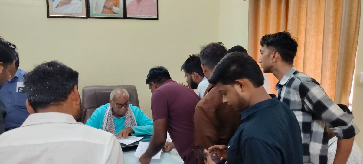 educationnagari's tweet photo. लाइब्रेरियन ग्रेड-3rd भर्ती के परिणाम की मांग
मांग को लेकर अभ्यर्थियों ने की शिक्षा मंत्री से मुलाकात
प्रोविजन रखकर भर्ती परिणाम जारी करने की रखी मांग
#EducationNagari https://t.co/PfXYrUVsjZ
