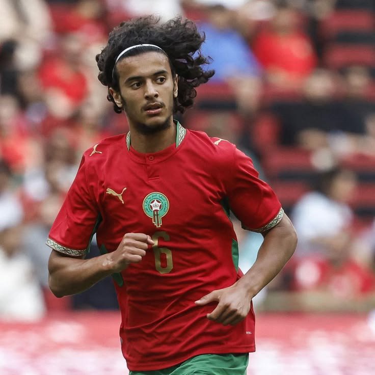 SPOILER_____'s tweet photo. 🚨🔴 ARSENAL’S MIDFIELD HUNT HEATS UP! 

Arsenal are exploring a move for Bruno Guimarães as they look to strengthen midfield. 

The Gunners are also considering alternatives including Sandro Tonali, Alex Scott and Ayyoub Bouaddi.

A major midfield battle is brewing… 💣

#AFC https://t.co/kIIG0Xd0kp