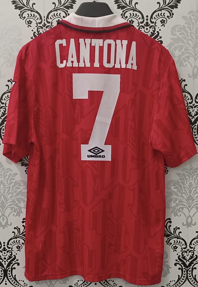 Er1cMUFC's tweet photo. #jersey4sale
MU 92/93
Size L excellent 
Nns &amp; patch remake
2.850k

Detail/nego WA 081251030201
Makasih min @Jerseyforum https://t.co/sgCjsXXEsE