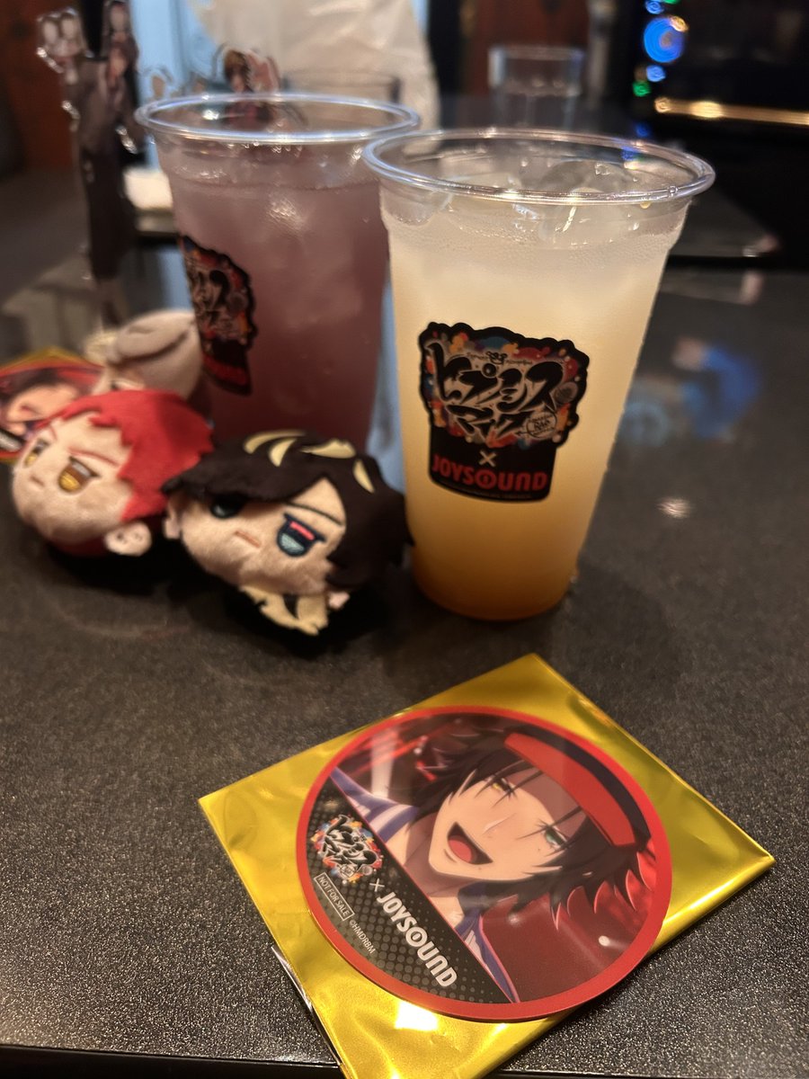 suger_more_more's tweet photo. ナゴヤの女と✌️
思ったよりドリンクが大きくてビビってる https://t.co/YJYIxCvEcN