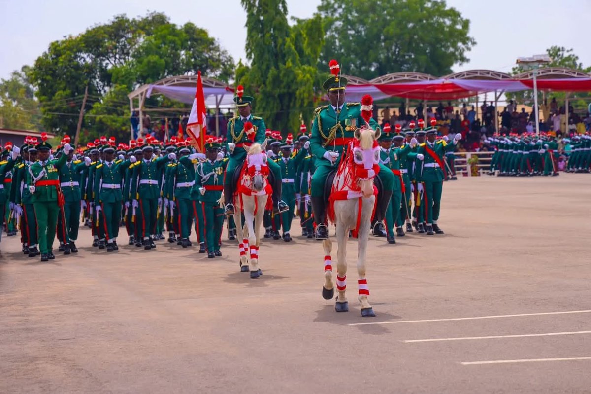 Pressman2040's tweet photo. 🪖Today another set of hungry lions from Depot Nigerian Army Osogbo, it will be another boost to the fight against Insurgency.

BLACK PANTHERS 🐈‍⬛ ARE COMING TO THEATRES https://t.co/IQkoMqOrBX